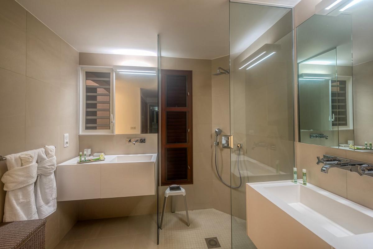 Luxury Beach Front Villa rental - Bathroom 1